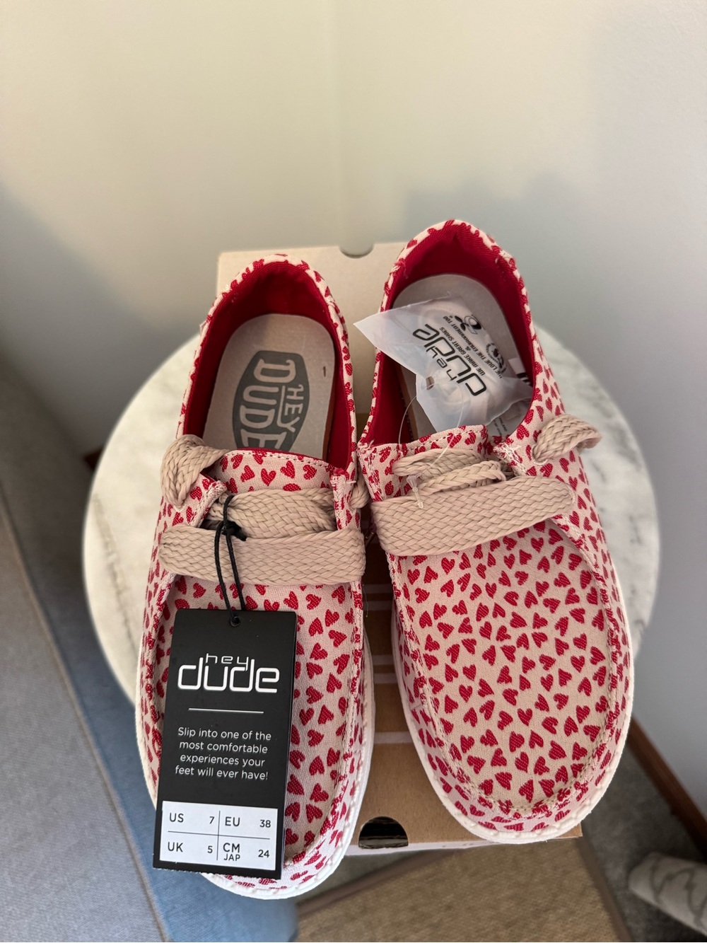 Authentic Hey Dude Wendy Love Shoes - Tan with Red Hearts - Picture 2 of 4